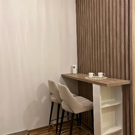 Fly Apartment *
