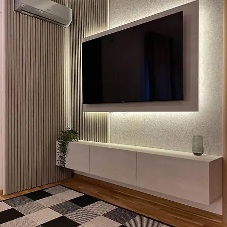 Fly Apartment Ledine